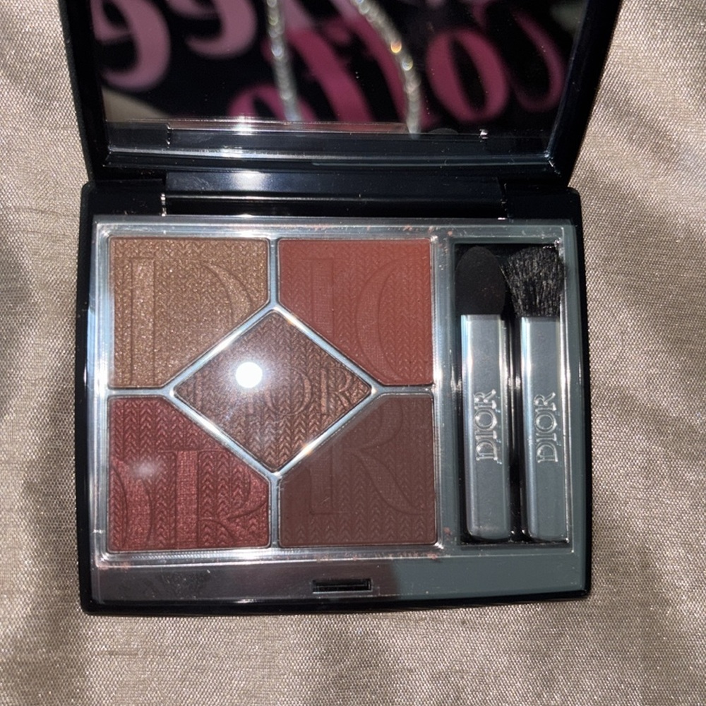 Dior Sleek Black Compact NWOT - Picture 4 of 7